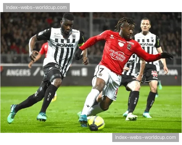 斯特拉斯堡绝杀梅斯，赛季双杀对手逃离降级区